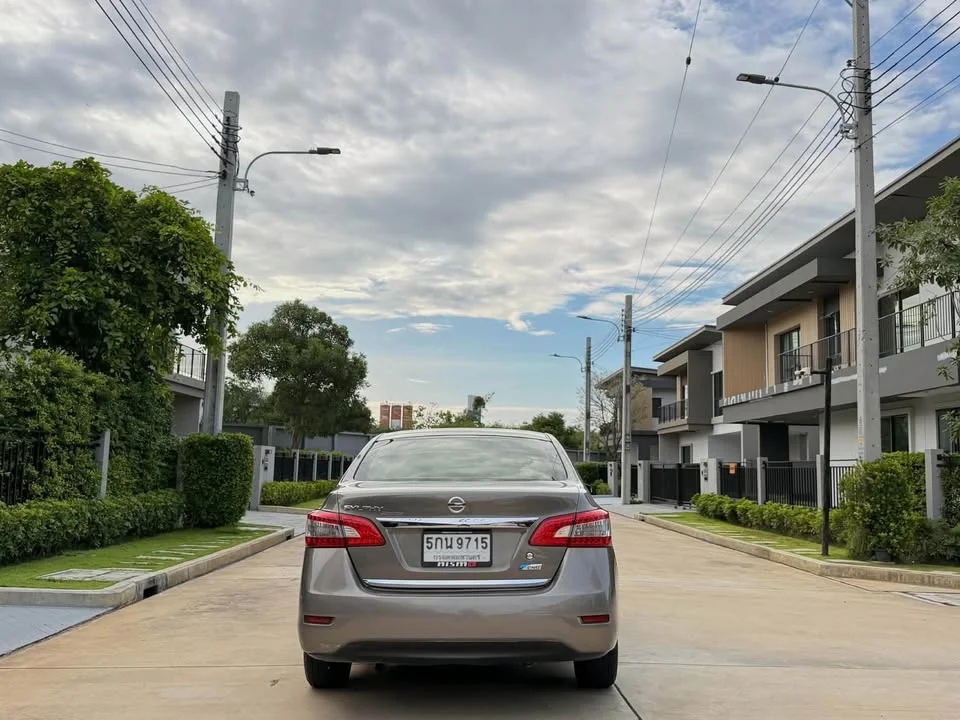 2013 Nissan Sylphy III (B17) 3