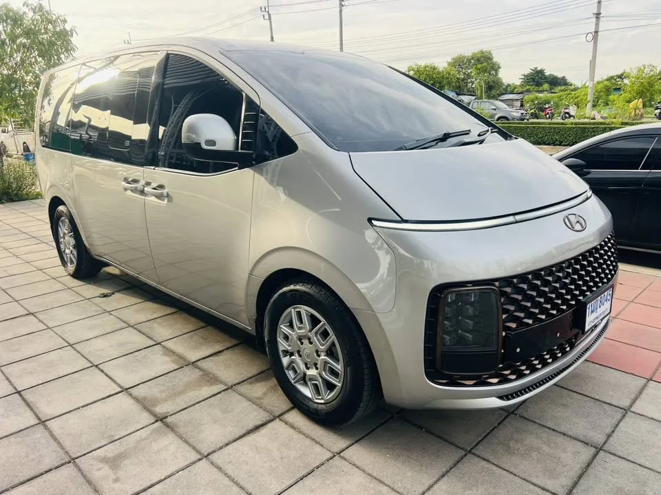 2022 Hyundai Staria US4 3