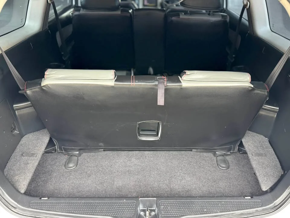 2004 Honda Stream I 3