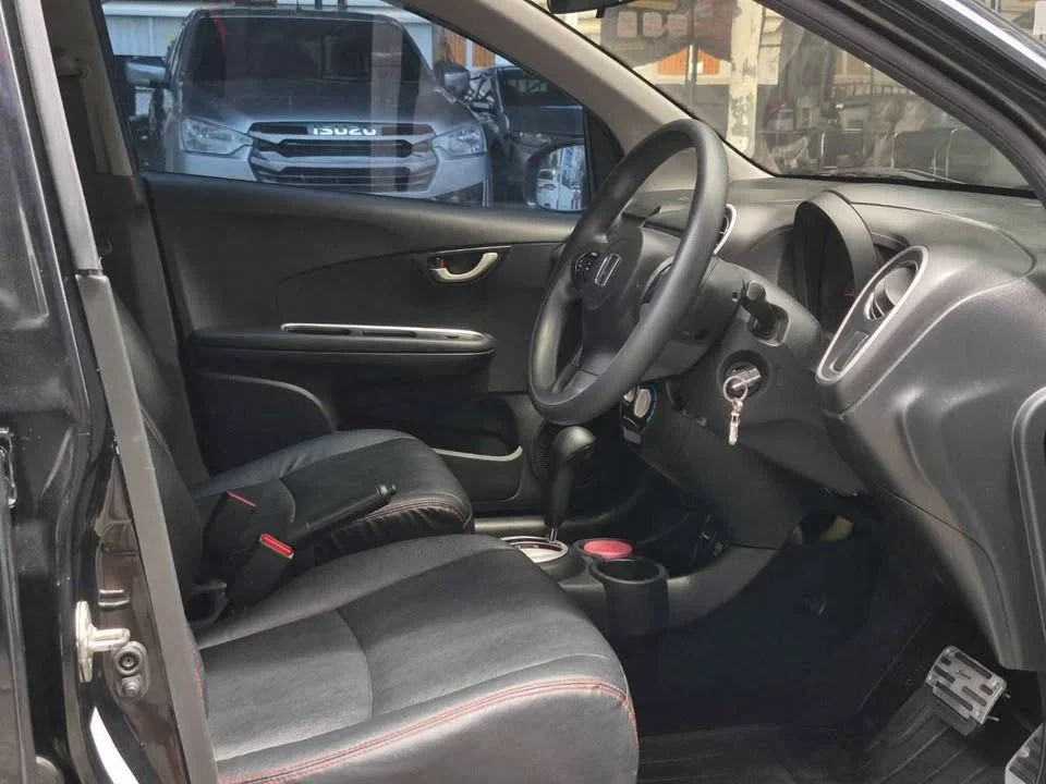 2015 Honda Mobilio II 2