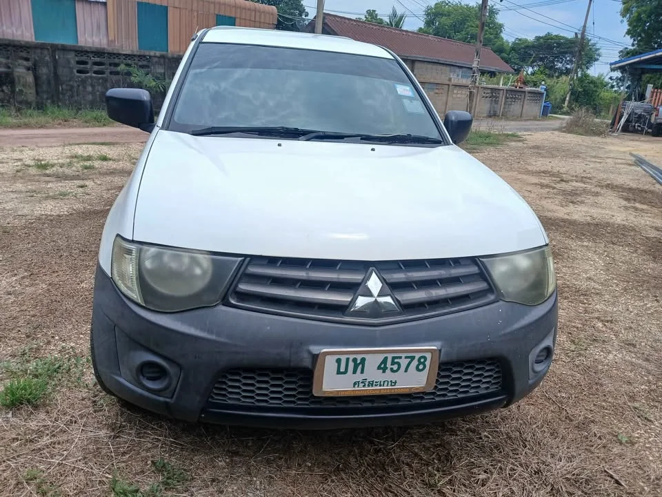 2011 Mitsubishi Triton IV 3