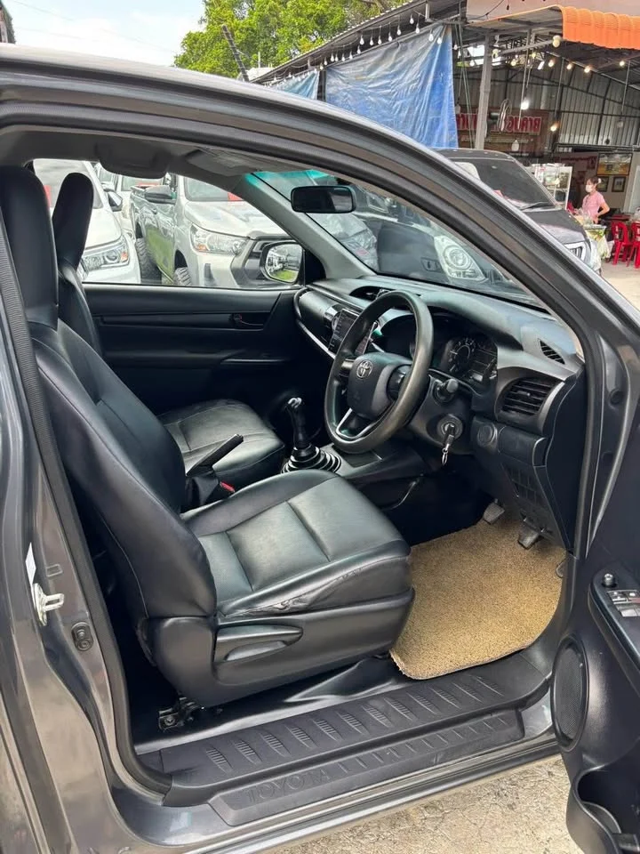 2018 Toyota Hilux VIII 2