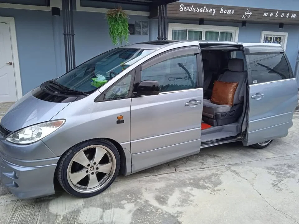 2001 Toyota Estima II 2
