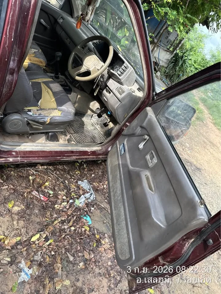 1990 Isuzu TFR III 3