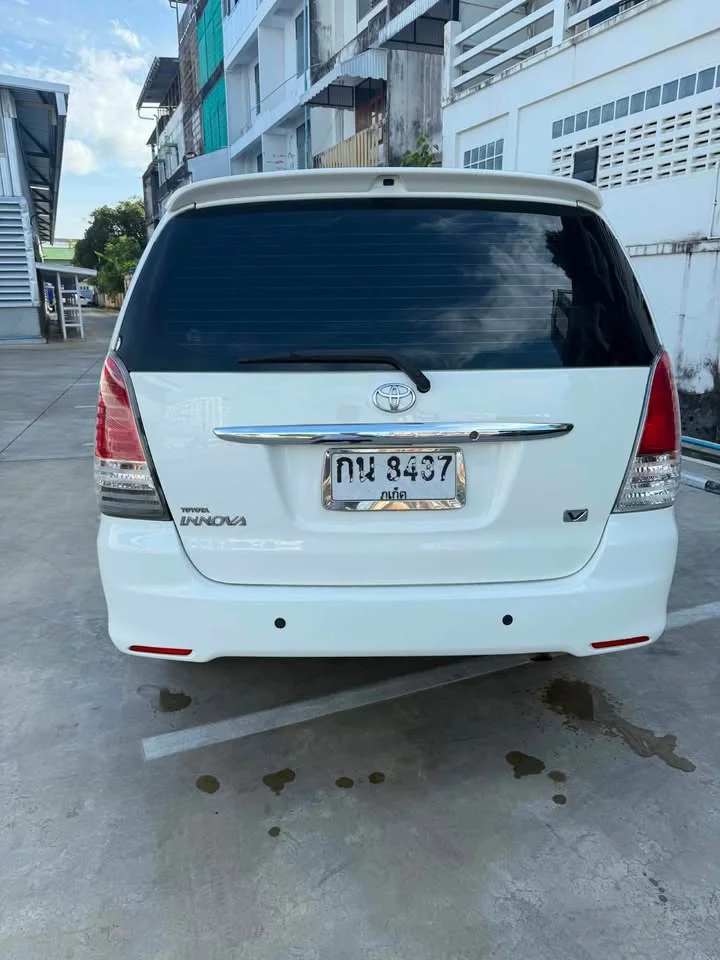 2011 Toyota Innova I 3