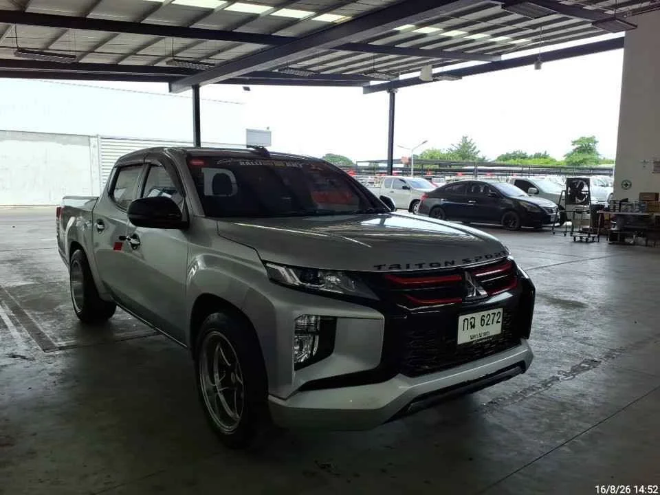 2022 Mitsubishi Triton V 3