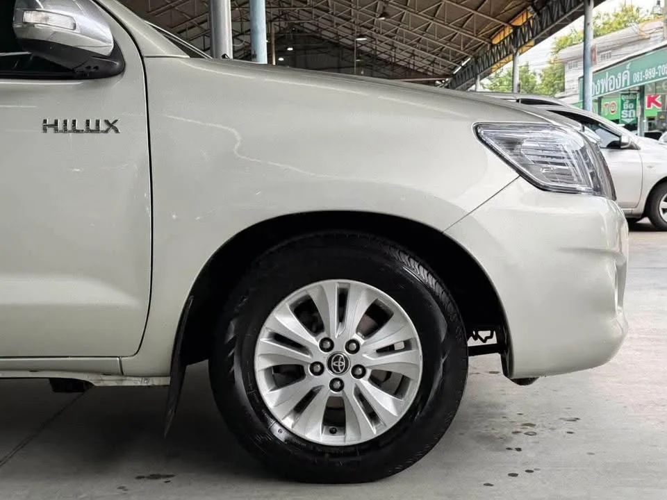 2012 Toyota Hilux VII 2