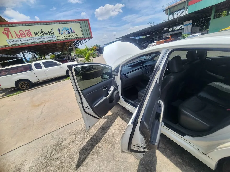 2011 Toyota Prius III 3
