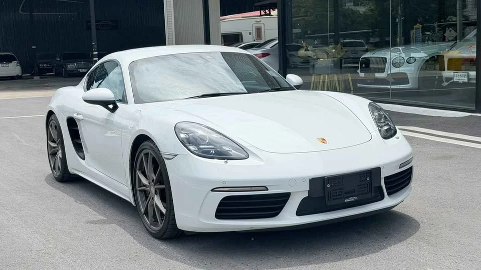 2018 Porsche 718 Boxster and Cayman IV 2