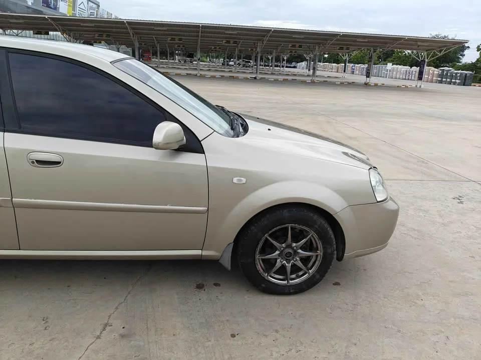2004 Chevrolet Optra 3
