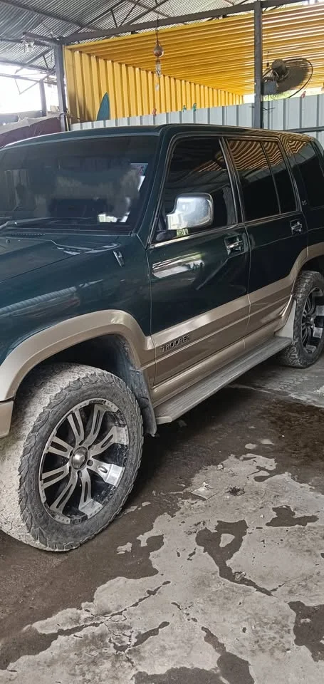 2000 Isuzu Trooper II 3