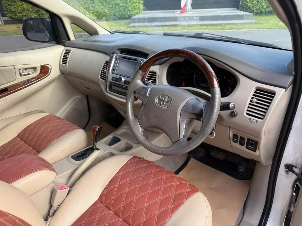 2012 Toyota Innova I 3