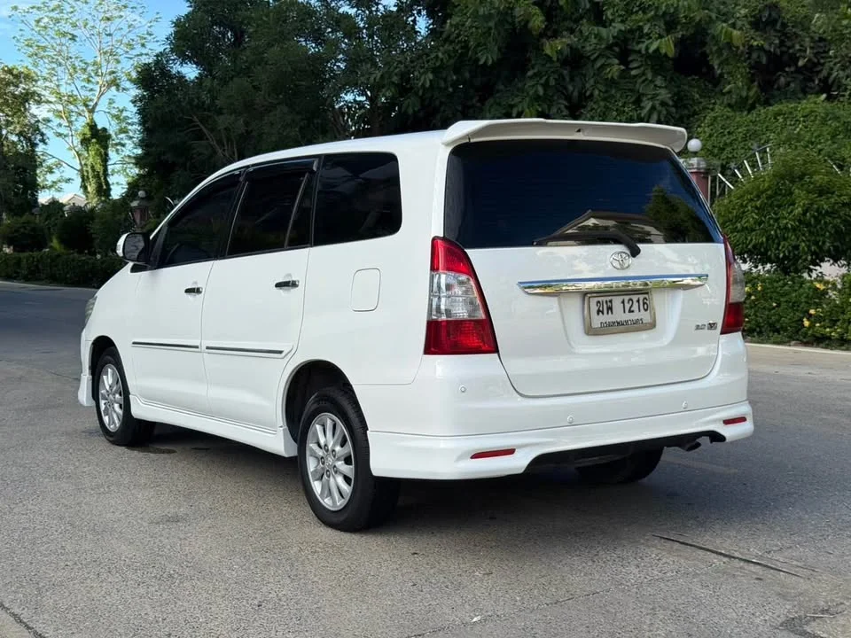 2013 Toyota Innova I 3