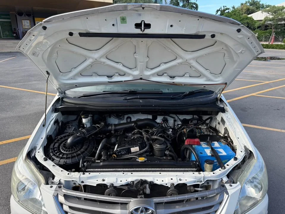 2013 Toyota Innova I 2