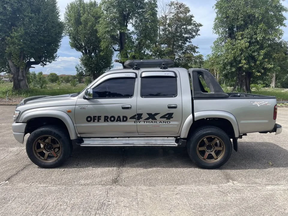2002 Toyota Hilux Tiger VI 3