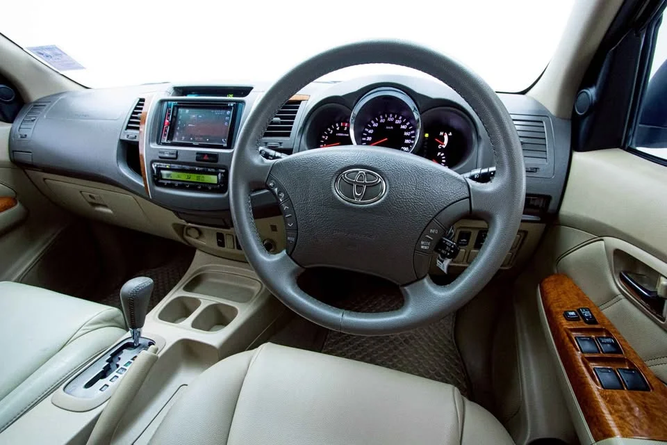 2009 Toyota Fortuner I 3
