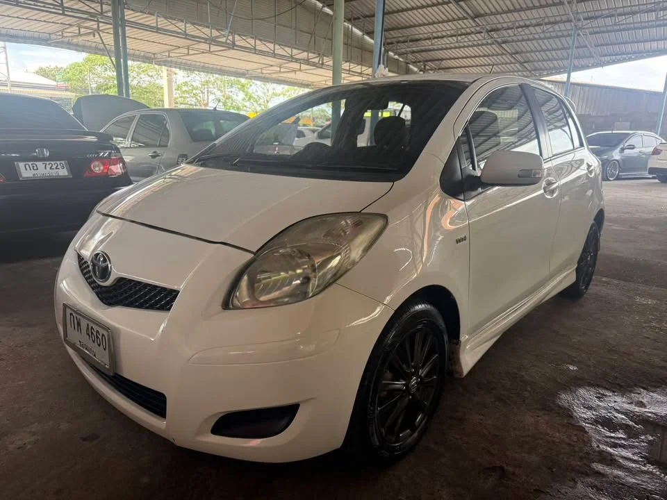 2010 Toyota Yaris II 3