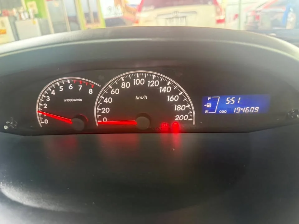 2010 Toyota Yaris II 2