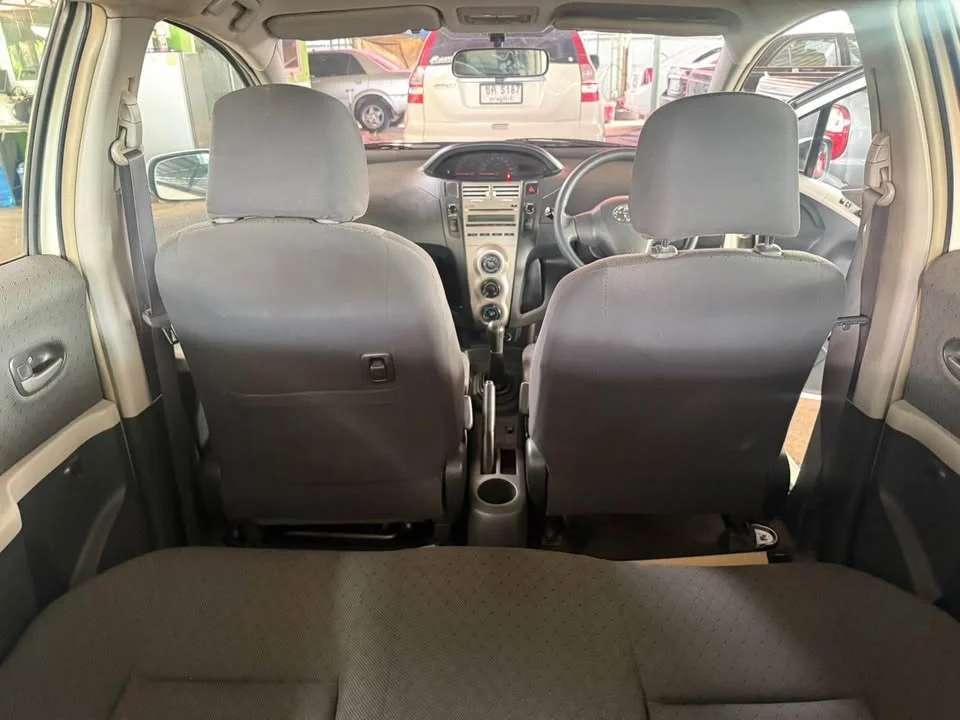 2010 Toyota Yaris II 3