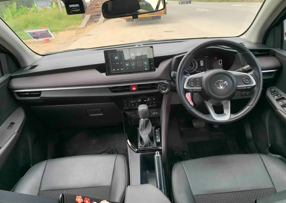 2023 Toyota Yaris ATIV IV 3
