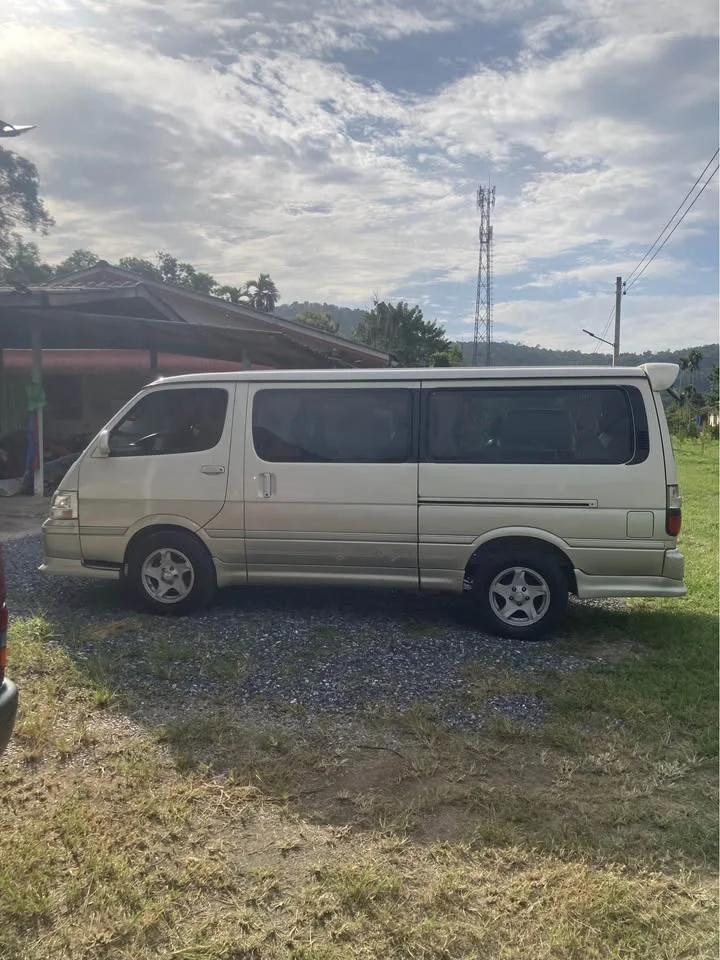 2002 Toyota Commuter IV (H100) 3