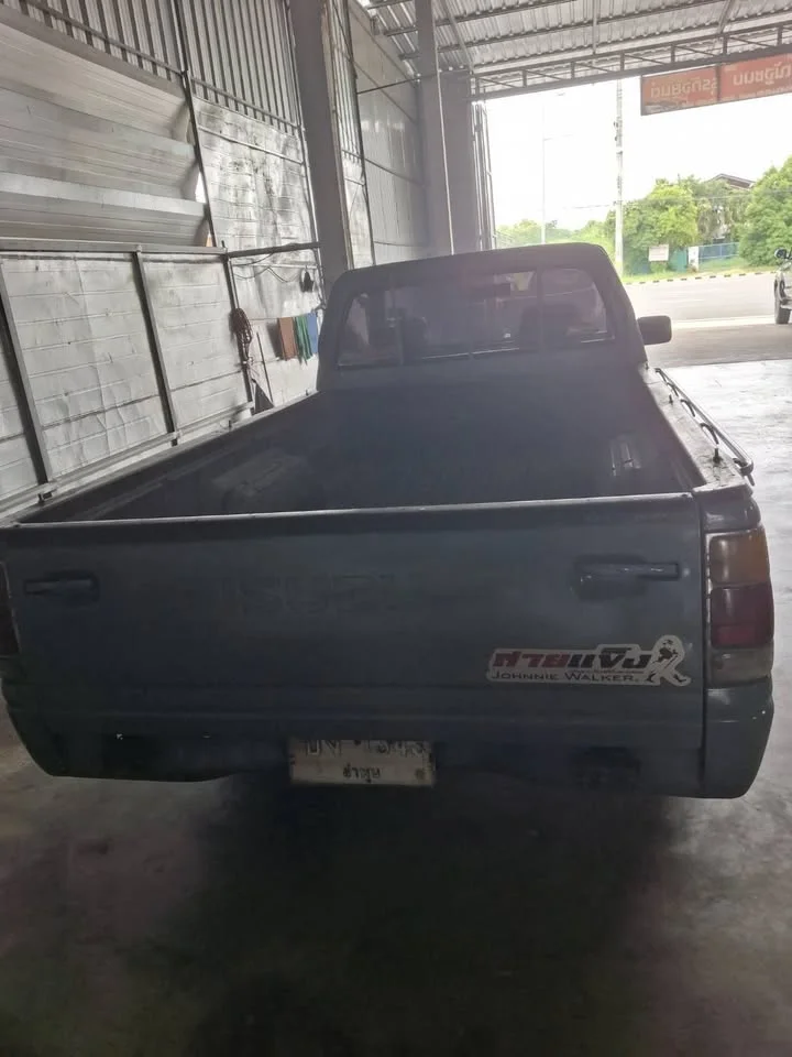 1990 Isuzu TFR III 2