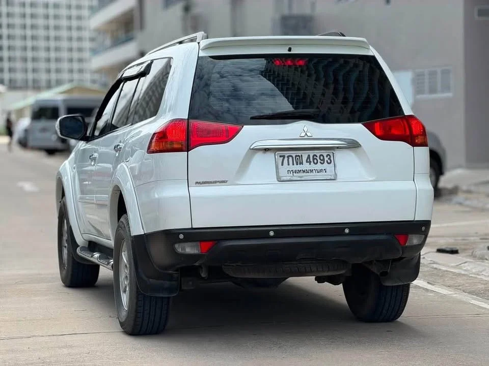 2011 Mitsubishi Pajero Sport II 2