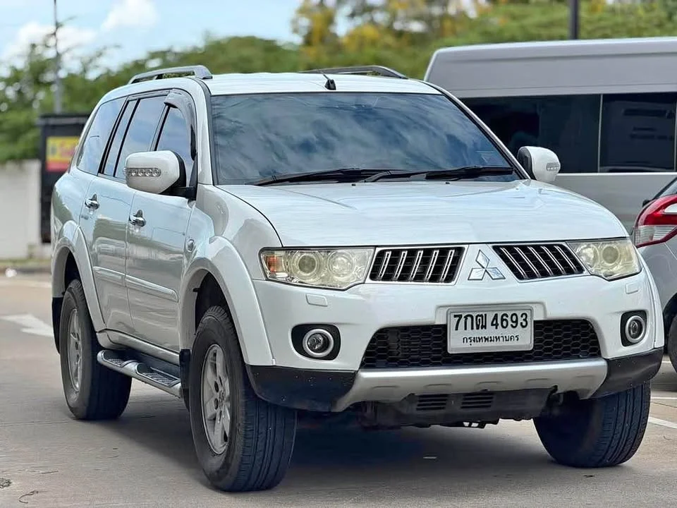 2011 Mitsubishi Pajero Sport II 3