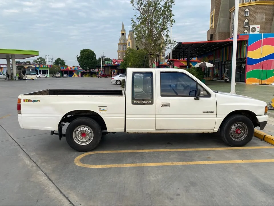 1990 Isuzu TFR III 2