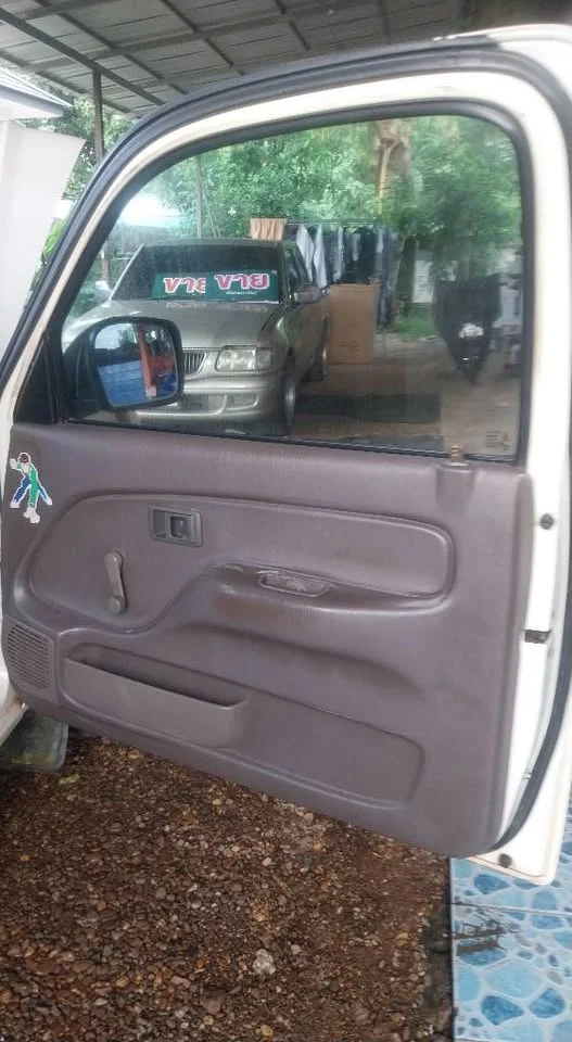 2003 Toyota Hilux Tiger VI 3
