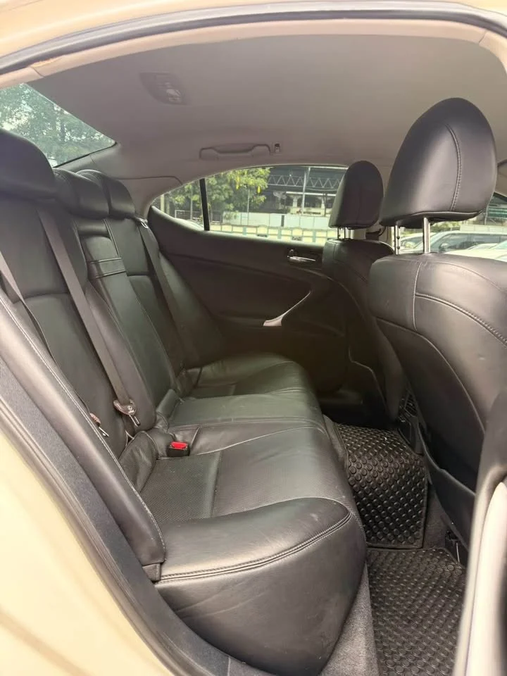 2006 Lexus IS II 3