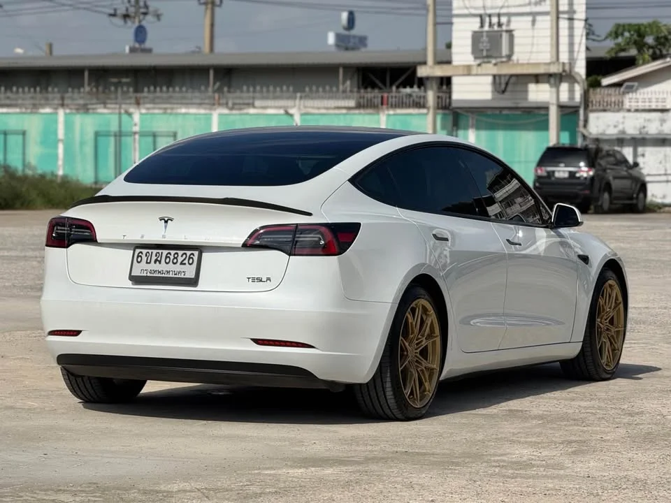 2023 Tesla Model 3 2