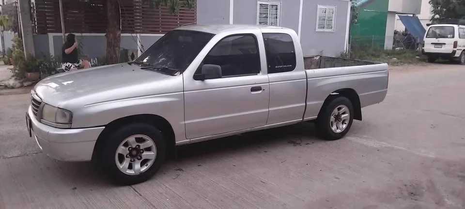 2000 Mazda 2500 Fighter V 3
