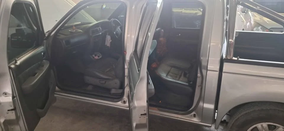 2004 Mazda 2500 Fighter V 2