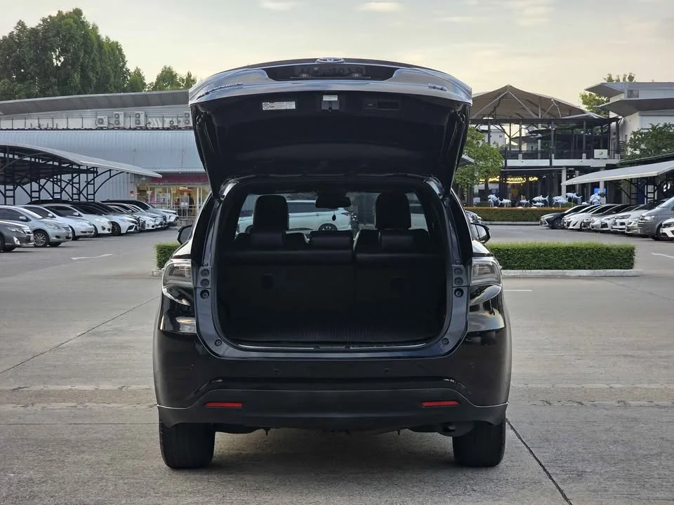 2014 Toyota Harrier III 3