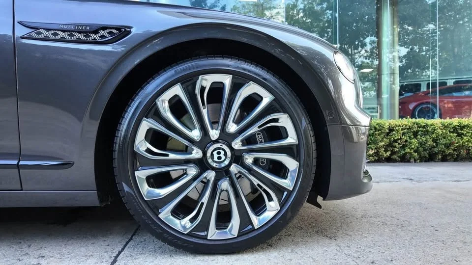 2022 Bentley Flying Spur III 2