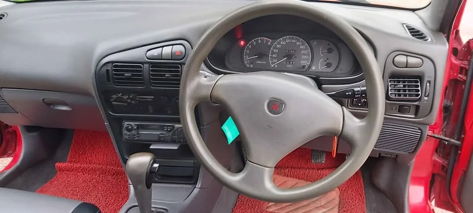 1994 Mitsubishi Colt III 2