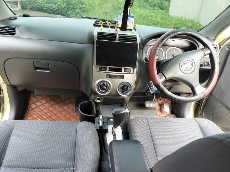 2004 Toyota Avanza I 3