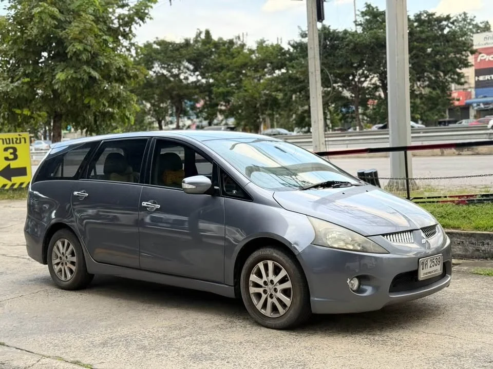 2008 Mitsubishi Space Wagon IV 3