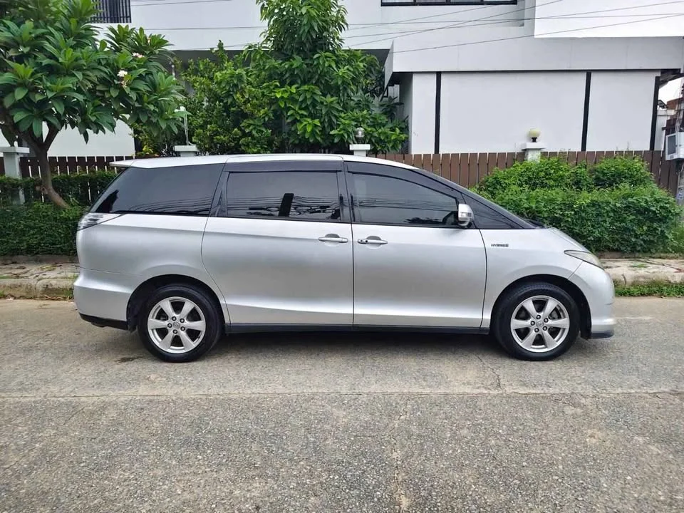 2008 Toyota Estima III 2