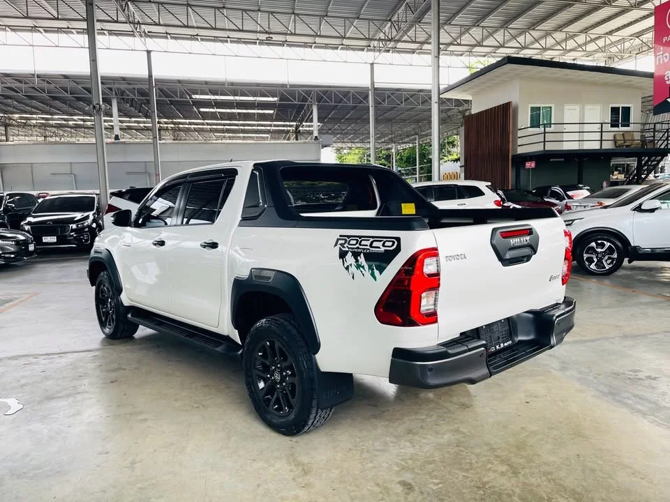 2021 Toyota Hilux VIII 2