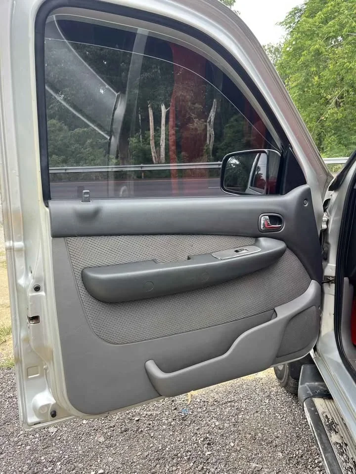 2005 Mazda 2500 Fighter V 3