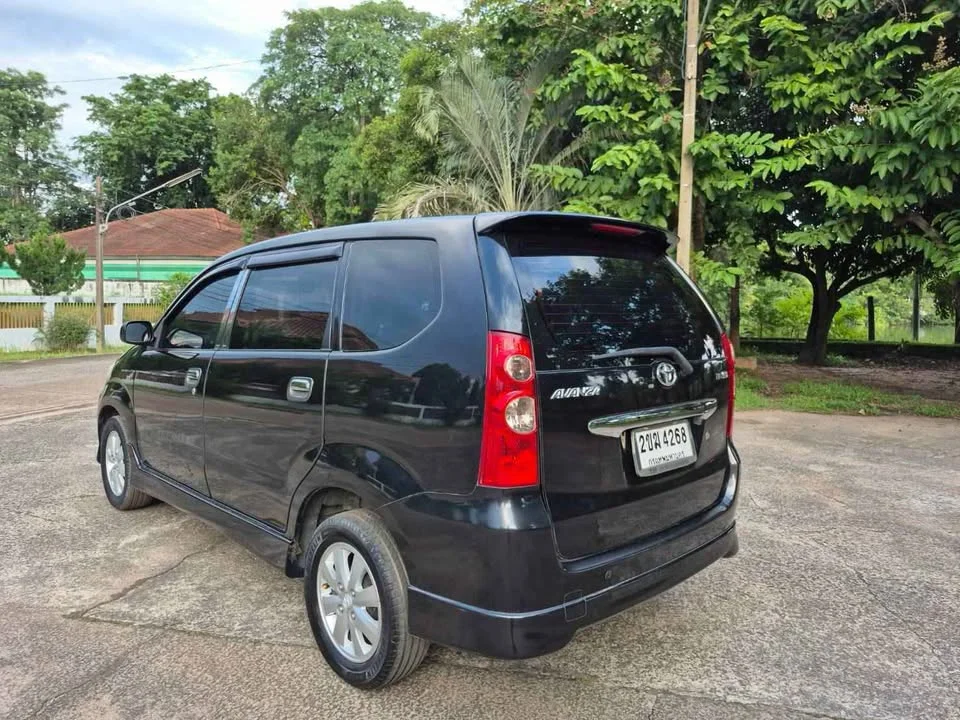2010 Toyota Avanza I 3