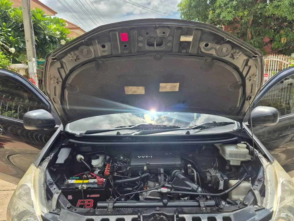 2013 Toyota Avanza II 2