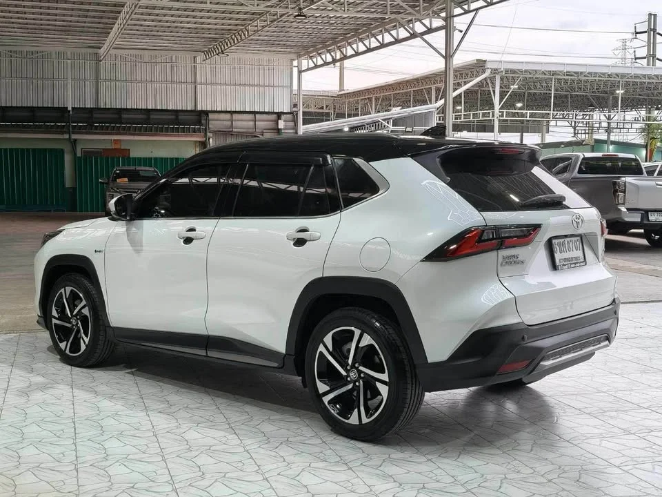 2025 Toyota Yaris Cross AC200 2