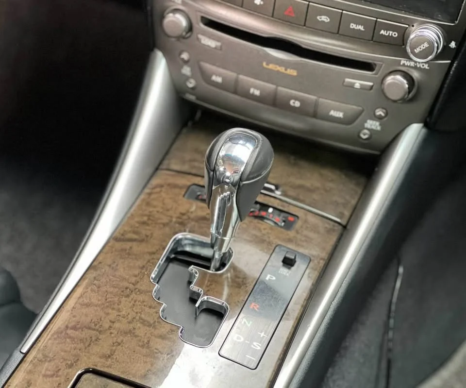 2010 Lexus IS II 2