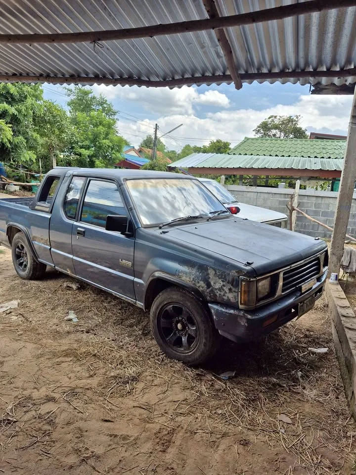1998 Mitsubishi Triton II 2