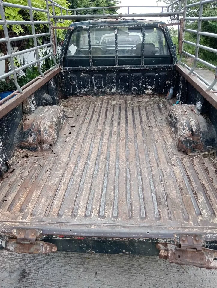 1983 Mitsubishi Triton II 3