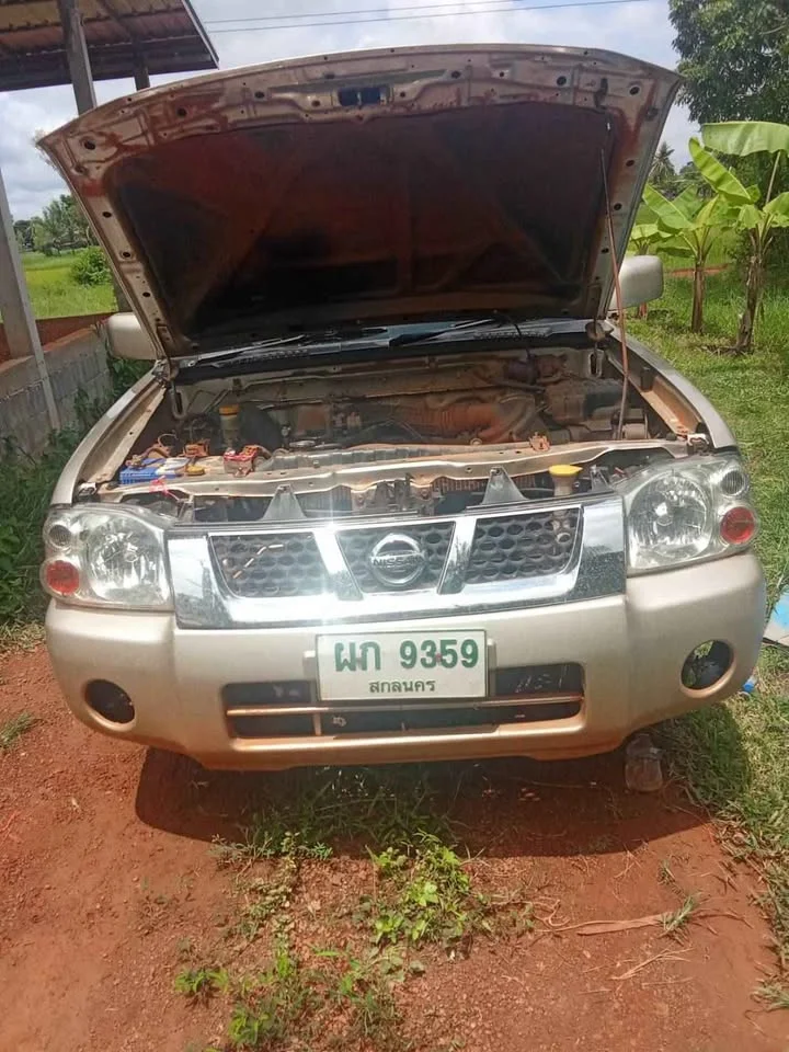 2003 Nissan Frontier I 3