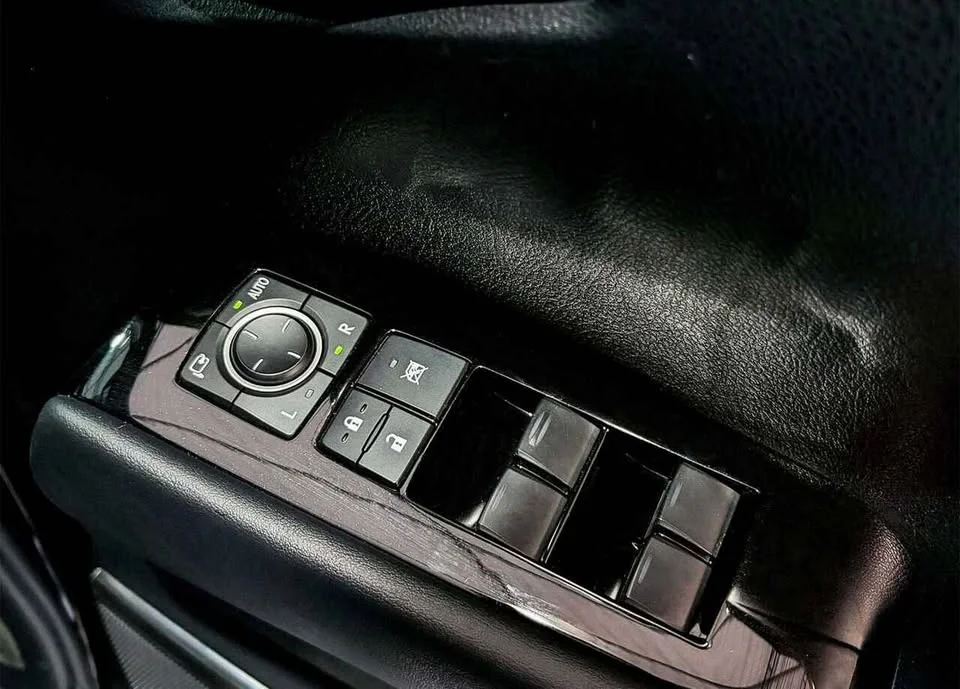 2020 Lexus LM I 2